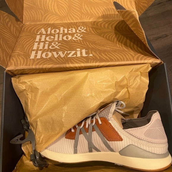 Olukai men’s sneakers - Picture 1 of 5